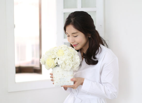 Invaluable white day -  ӿ    ɹ